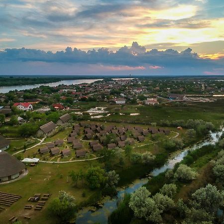 Dolphin Camping Hotel Sfântu Gheorghe Exterior foto